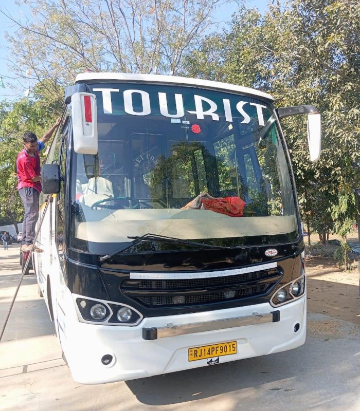 Hire bus in Jaipur